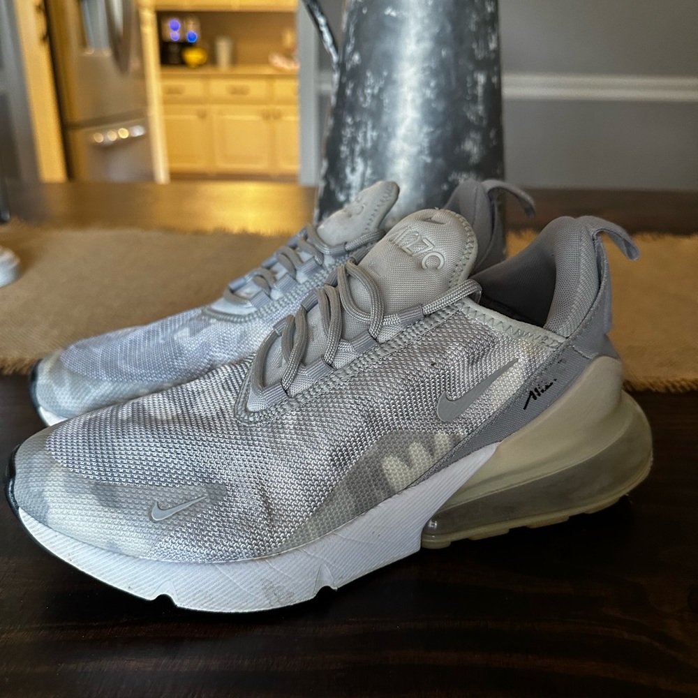 Nike AirMax 270
